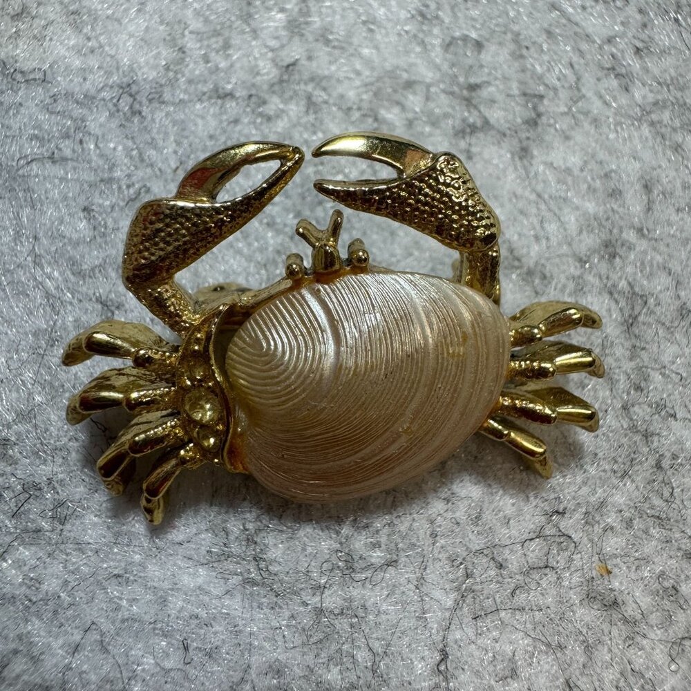 Gold-Tone Crab Brooch With Shell Accent Vintage Jewelry Pin Jelly Belly